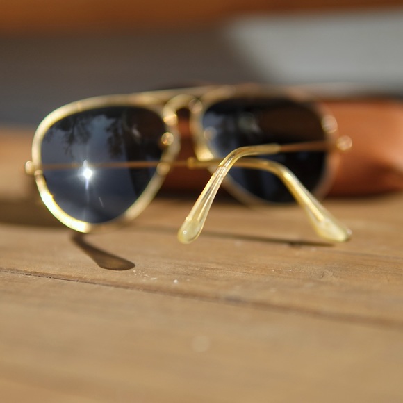 1980s Ray-Ban Aviator Sunglasses - Picture 7 of 17